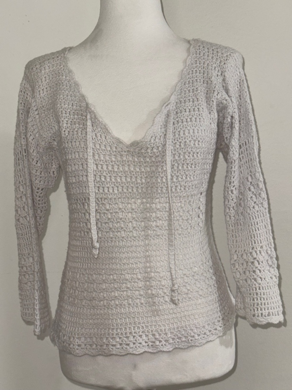 No Boundaries White Crochet V-Neck Pullover